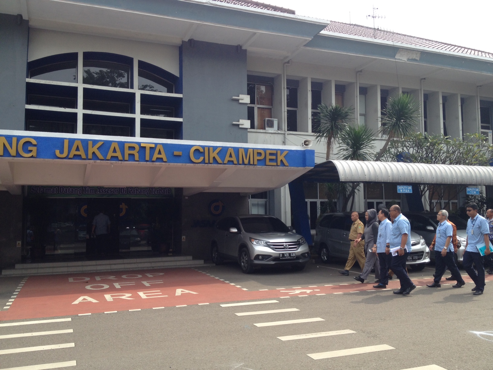 Tanyakan Nasib Exit Tol Cellica Datangi Kantor PT Jasa Marga Tanyakan Nasib Exit Tol Cellica Datangi Kantor PT Jasa Marga Jakarta Cikampek Karawang Plus