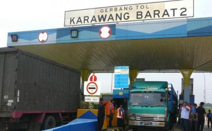 Underpass Solusi Atasi Macet  Di Gerbang Tol  Karawang  Barat  