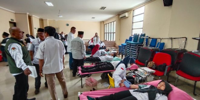 Sambut Hari Santri Nasional 2025, Kemenag Karawang Gelar Bakti Sosial Donor Darah