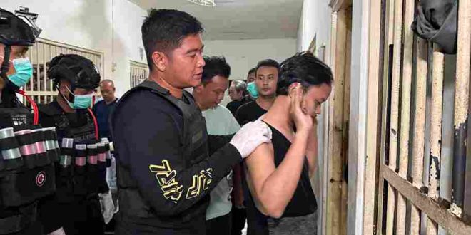 Lapas Kelas IIA Karawang Gerebek Blok Hunian, 31 HP Berhasil Disita